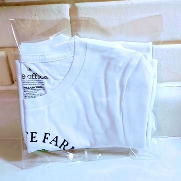 RIPPLE JUNCTION SCHRUTE FARMS BED AND BREAKFAST TEE SHIRT WOMEN'S SIZE S - Picture 5 of 5